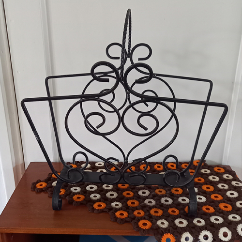 Vintage metalen krantenbak